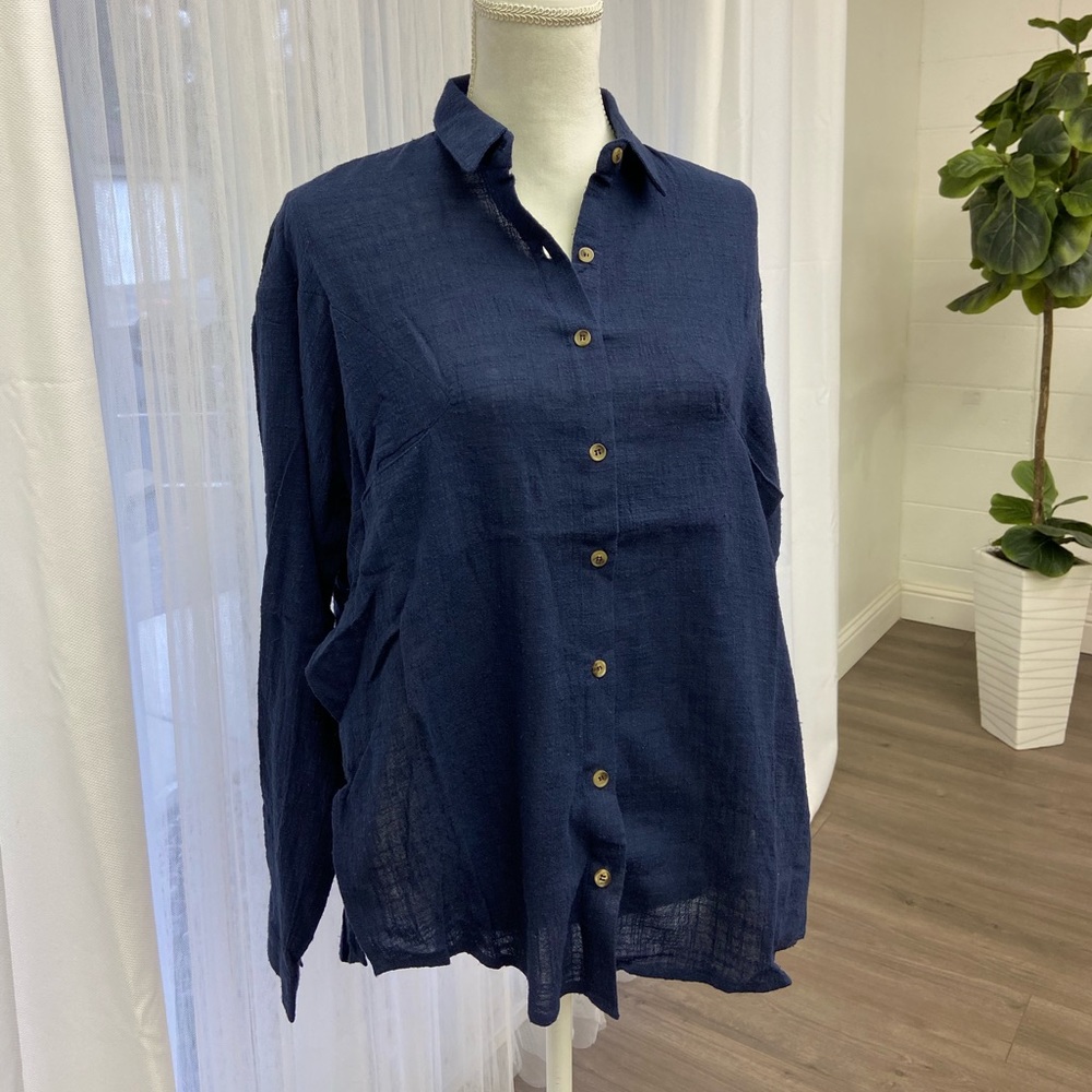 Navy top
